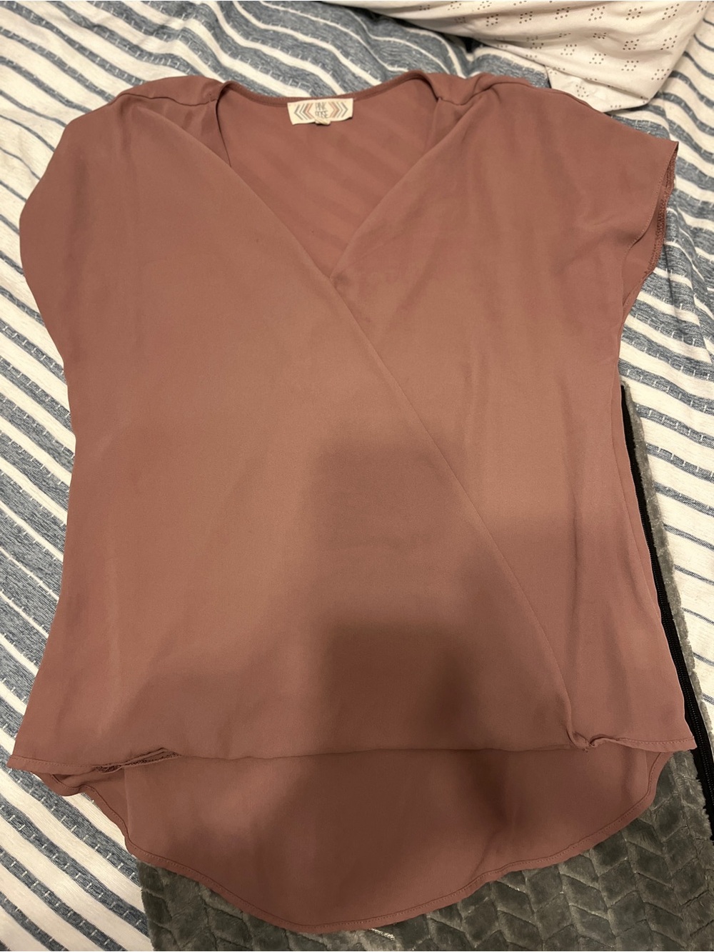 Pink Rose Mauve Surplice Wrap Blouse L Cap Sleeve Hi-Low Hem Workwear Like New